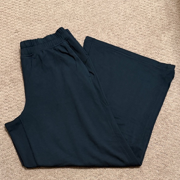 NWOT Lululemon Be Calm Mid-Rise Wideleg Pant - Picture 3 of 4